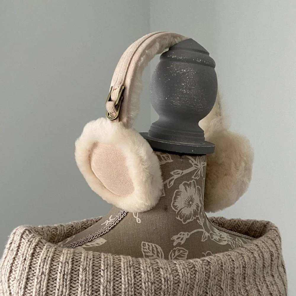 UGG Shearling Suede Earmuffs Cream NEW - Picture 1 of 13